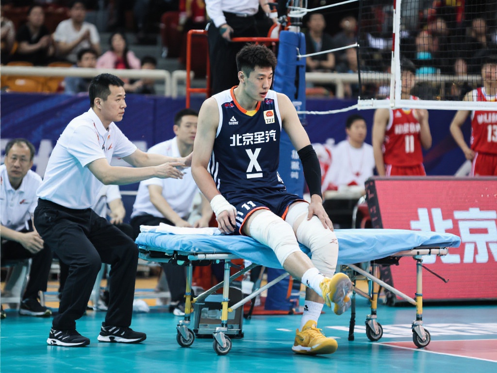 一个典型案例来自主力队员X的康复过程。这